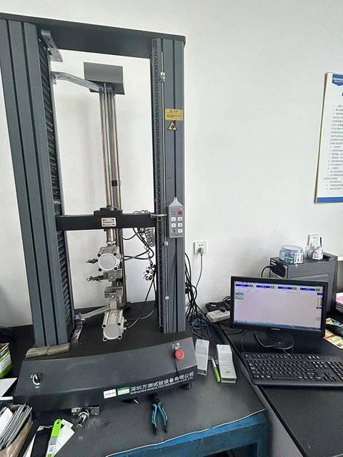 Электронная универсальная машина для растяжения