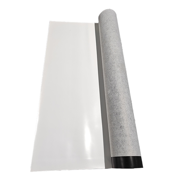 Гидроизоляционная мембрана из ПВХ на флисовой основе