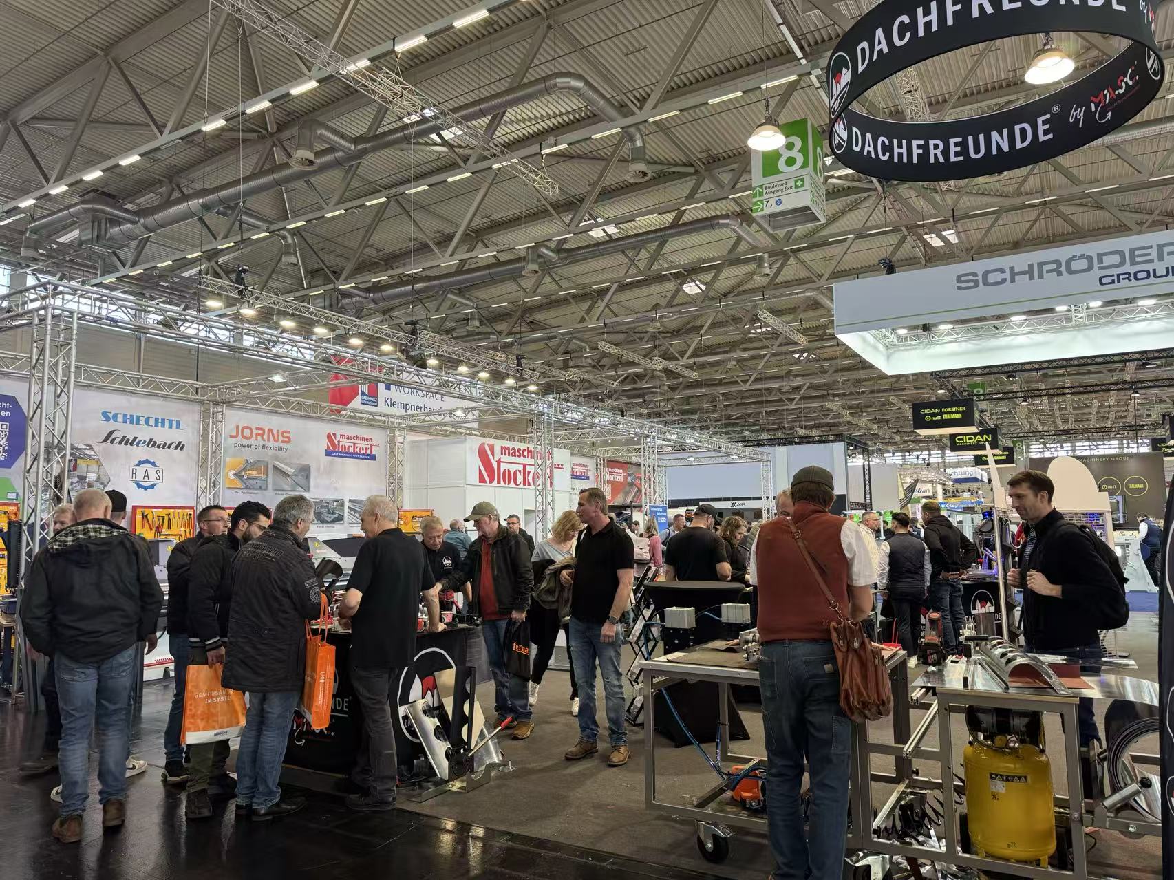 Выставочный комплекс Дах+Хольц