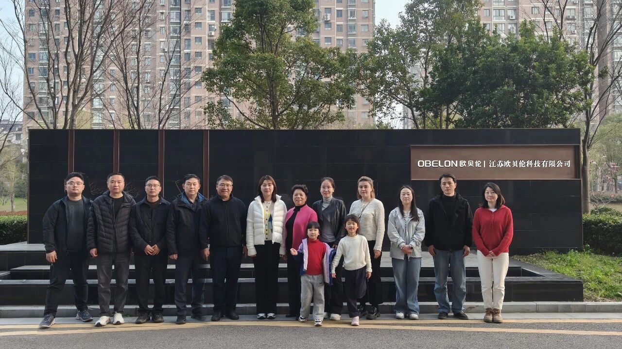 Руководители Osea Guard и Обелона делают групповое фото на память